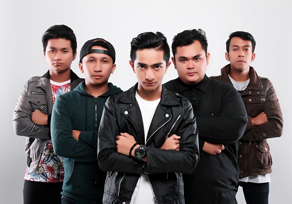 Biodata Band Floor 88 Yang Popular Dengan Lagu Zalikha Azhan Co