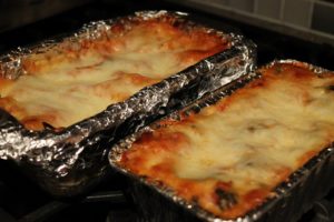 Lasagna Yang Dimasak Dalam Bekas Aluminium